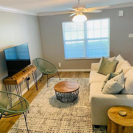 Sleek Retreat W/ Modern Vibes Villa Knoxville Luaran gambar