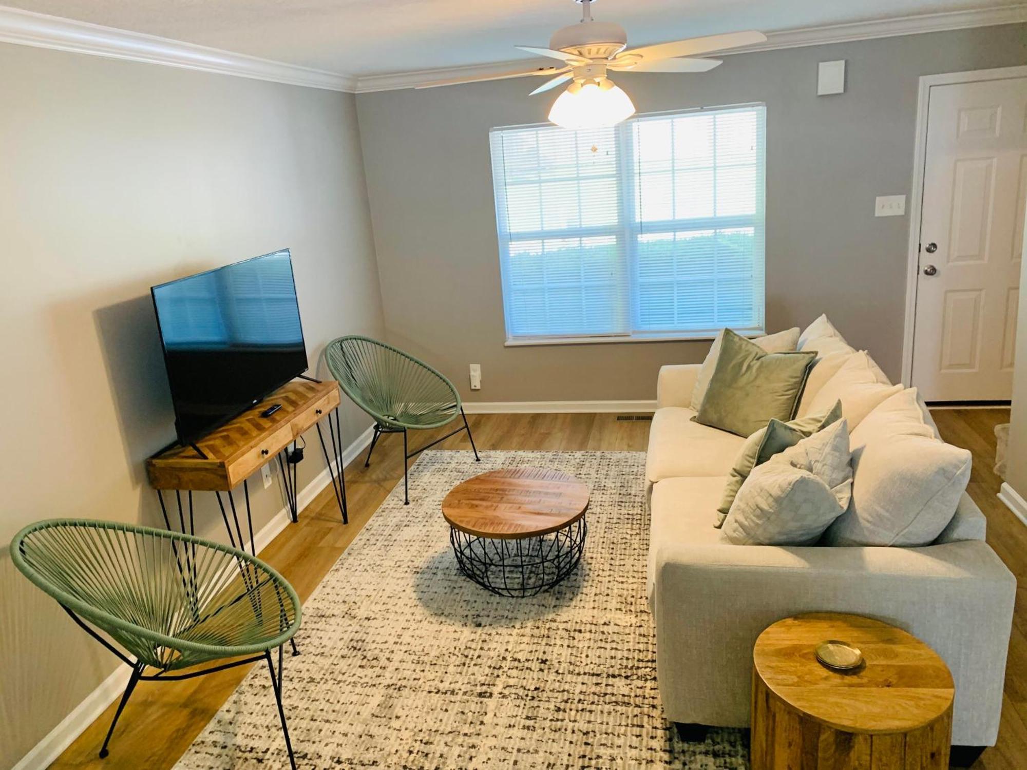 Sleek Retreat W/ Modern Vibes Villa Knoxville Luaran gambar